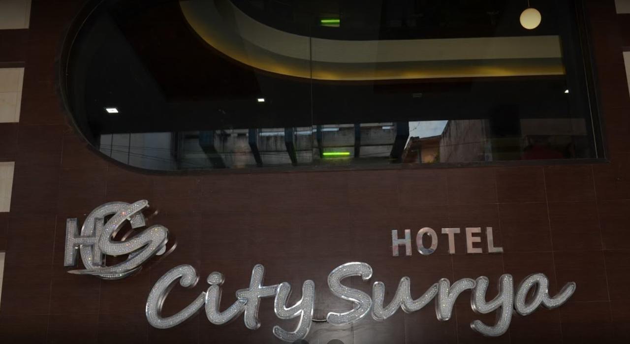 City Surya Hotel Gaya Buitenkant foto